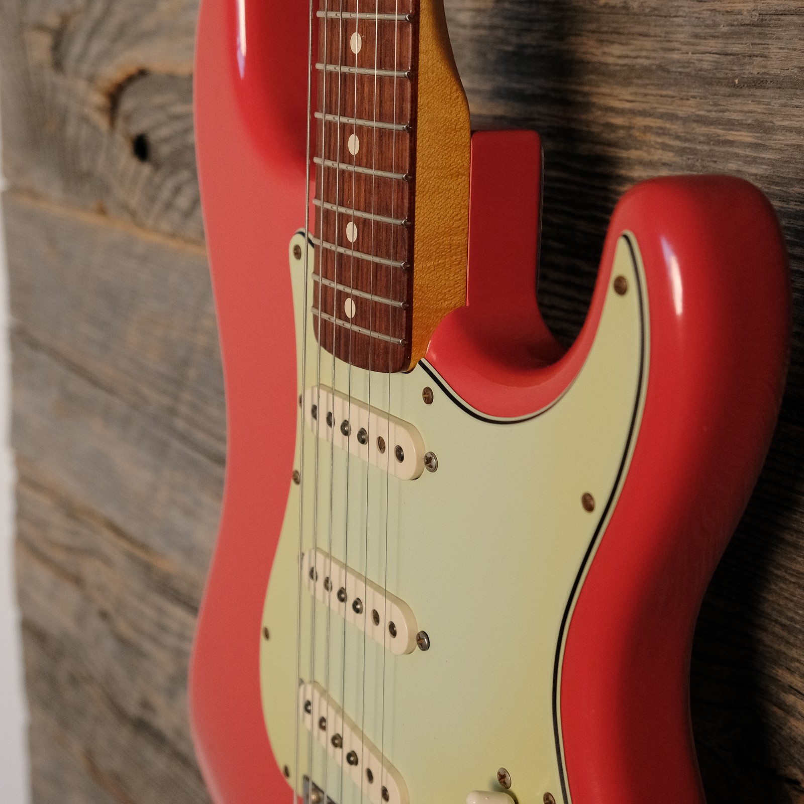 Used Fender 2006 Custom Shop 1960 Stratocaster Relic – Fiesta Red w/OHSC