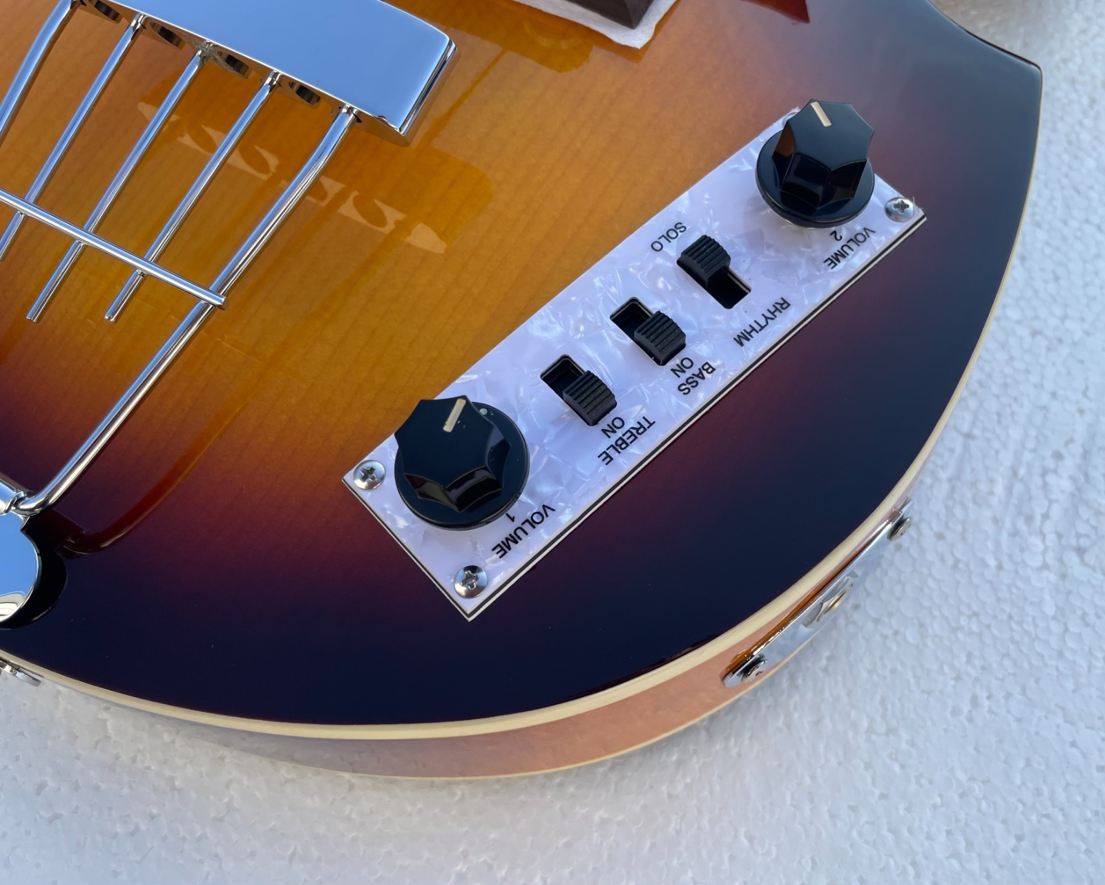 Flaws 30″ Scale Length 4 Strings Electric Violin Bass Semi Hollowbody Glossy