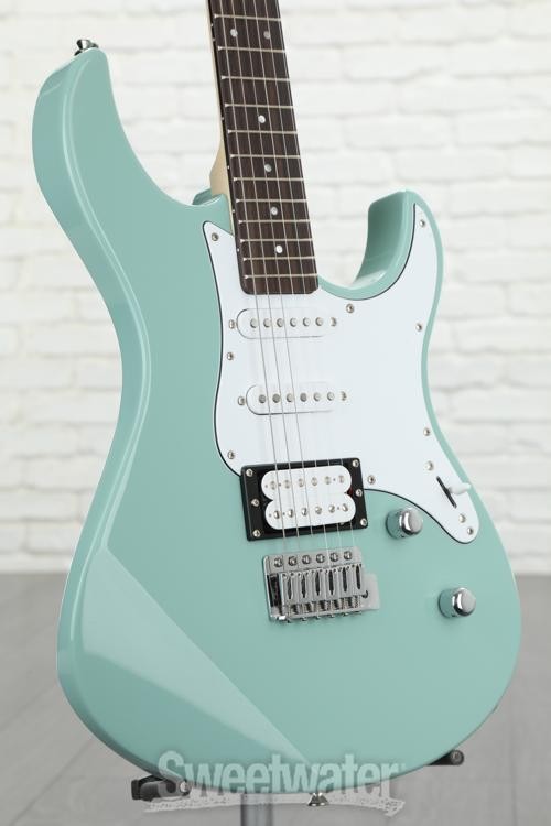 Yamaha PAC112V Pacifica – Sonic Blue