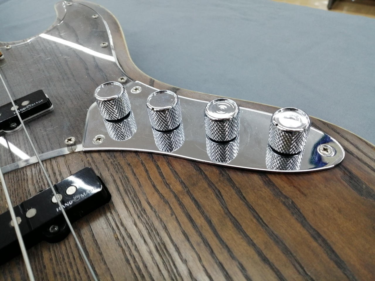 [BACCHUS] STANDARD 4 Used Ash body Maple neck Rosewood fingerboard Soft case