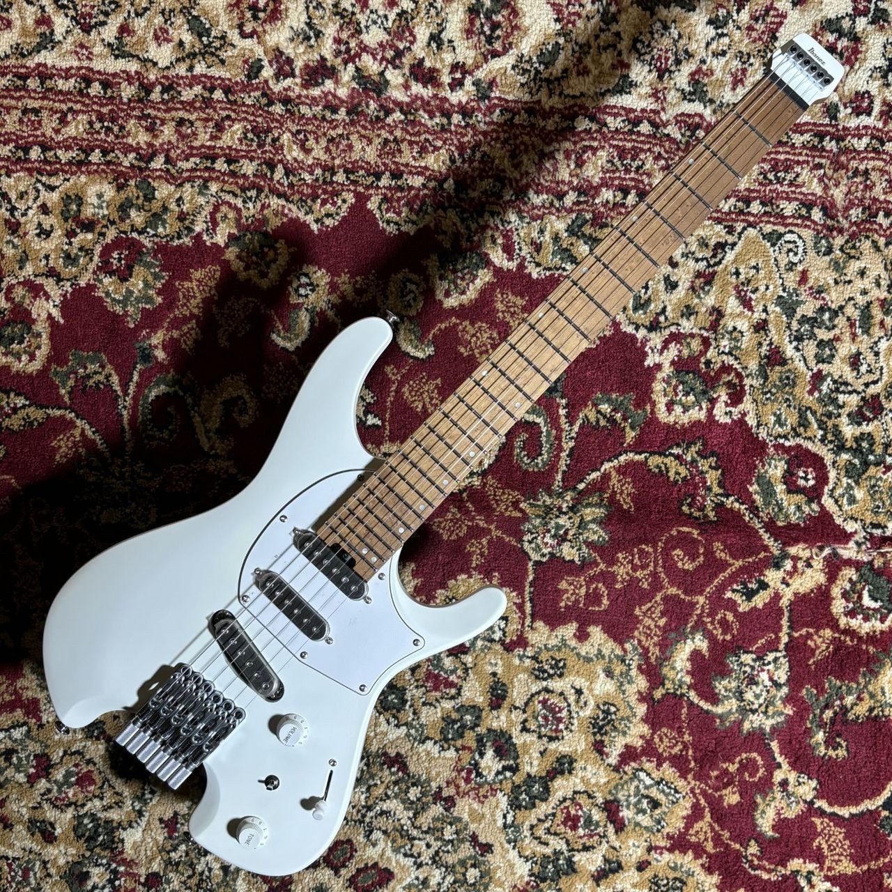 Ibanez ICHI10 VWM Ichika Nito Signature Headless Guitar Vintage White Matte New