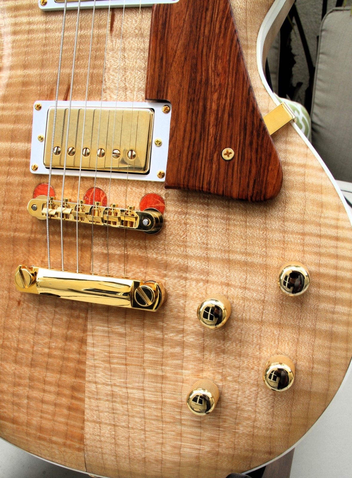 LP Style Figured Maple Top Electric Guitar