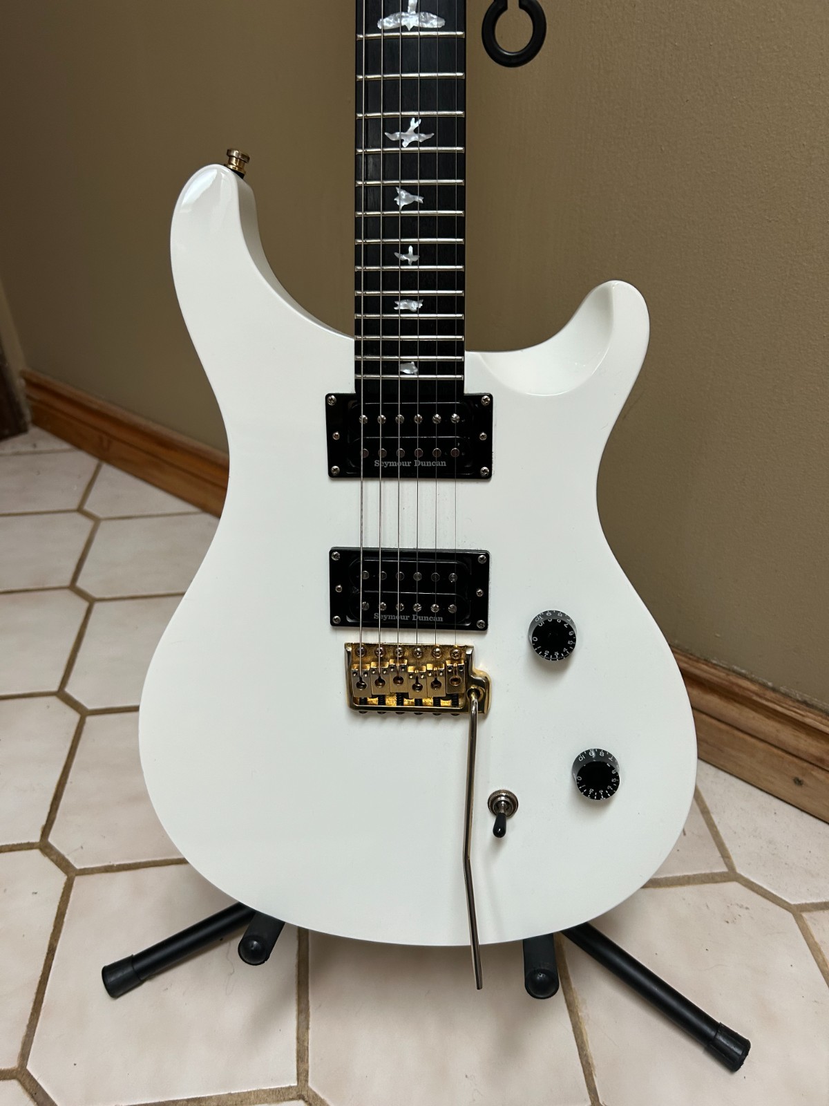 PRS DAVE NAVARRO SE IN JET WHITE WITH SEYMORE DUNCAN PEARLY GATES PICKUPS.