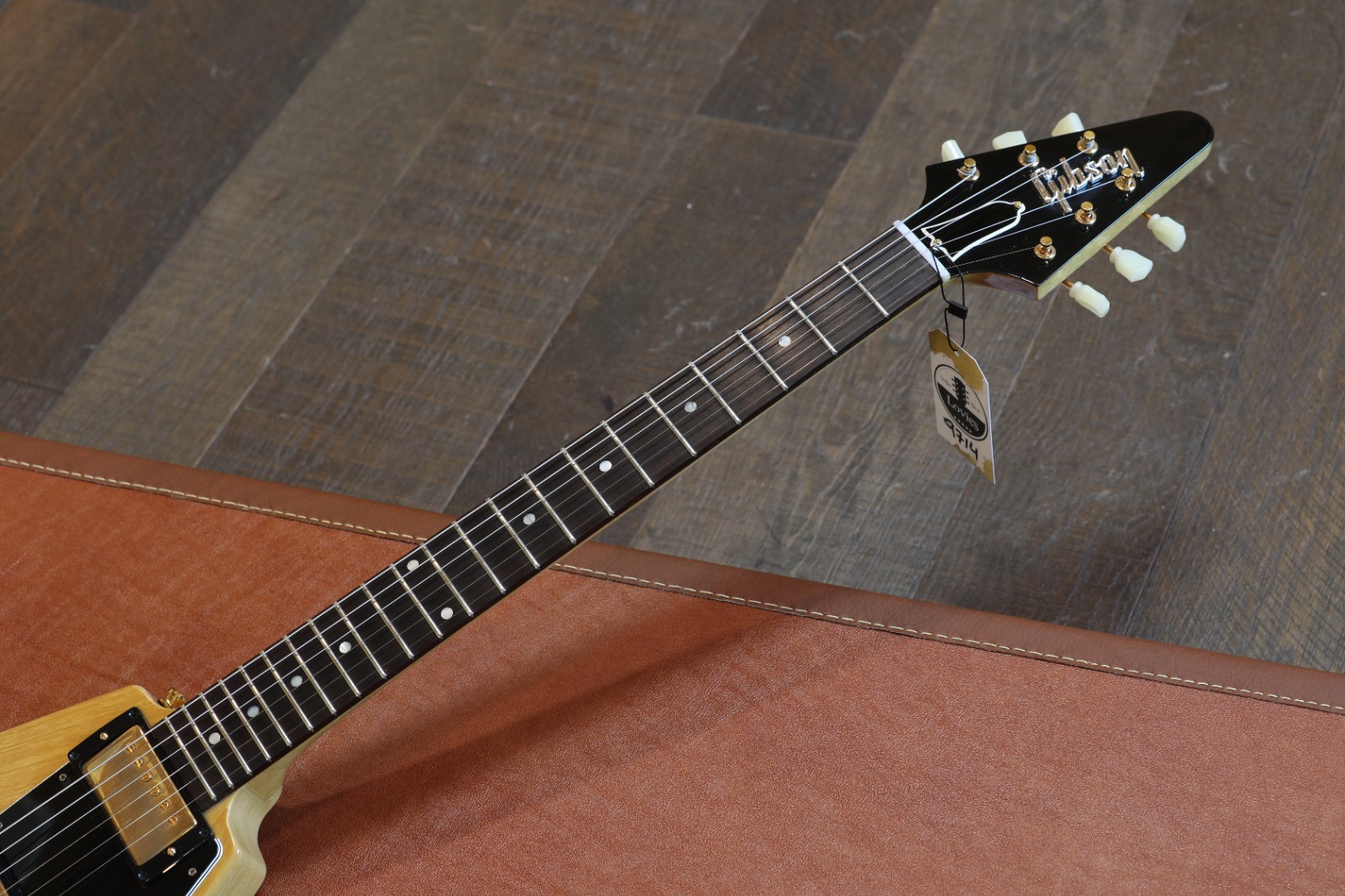 Minty! 2024 Gibson Custom Shop ’58 Korina Flying V Guitar Natural + COA OHSC