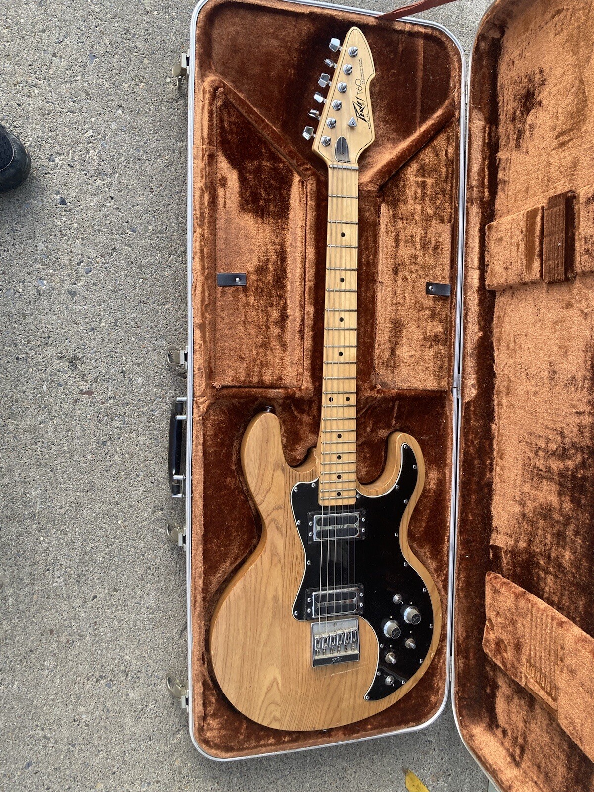 PEAVEY T-60 Guitar
