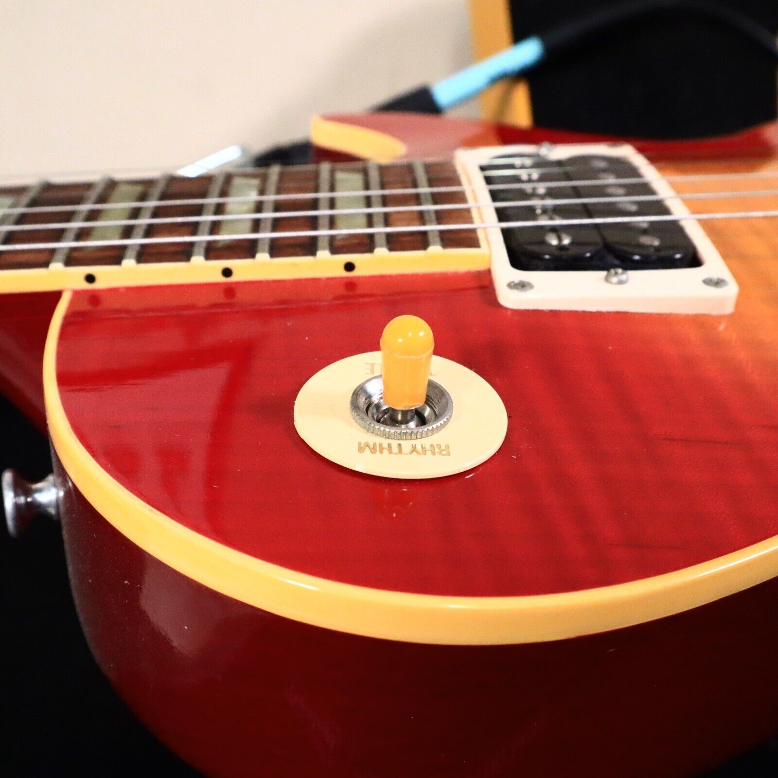 1995 Gibson Les Paul Classic Heritage Premium Sunburst Electric Guitar