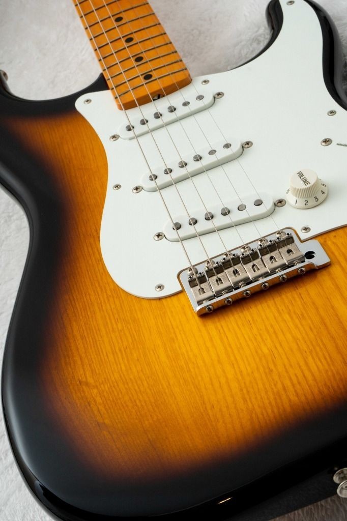 Fender / FSR Made in Japan Traditional II 50s Stratocaster -2 Tone Sunburst