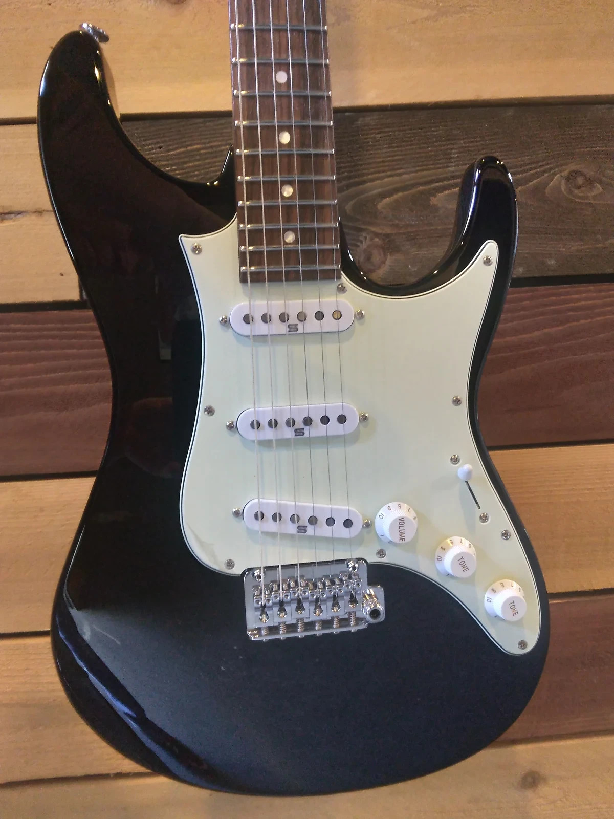 Ibanez – AZ2203N | AZ Prestige Series Electric Guitar / Black Gloss