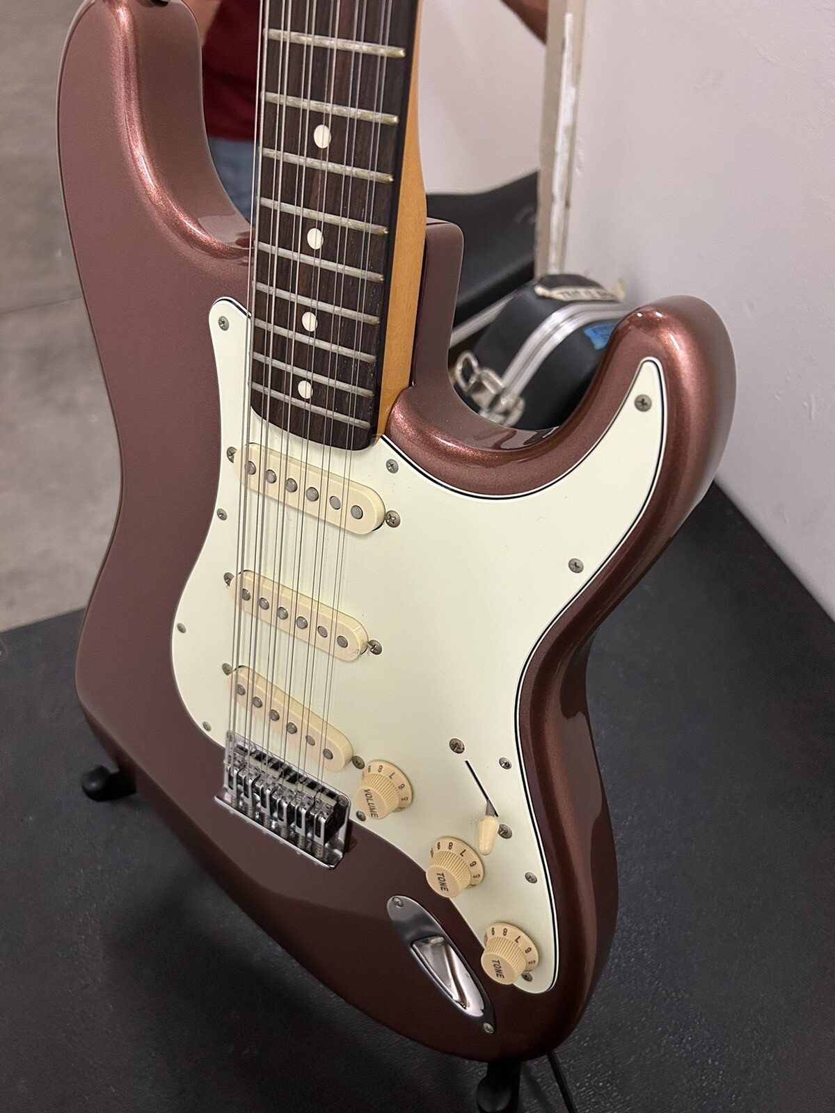 2003-2004 Fender Japan Stratocaster XII 12-String Electric Guitar Burgundy Mist