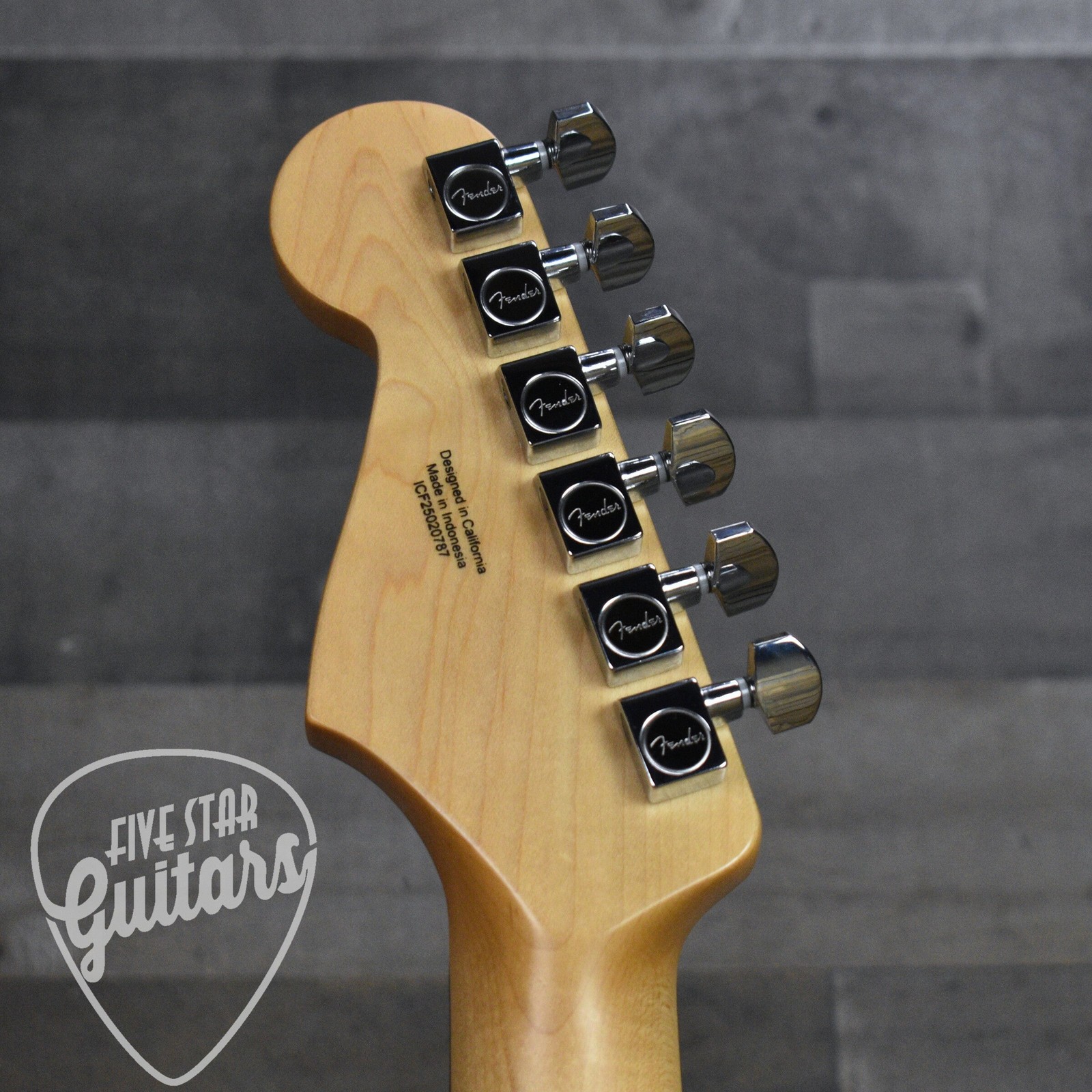 Fender Standard Stratocaster – Aqua Marine Metallic