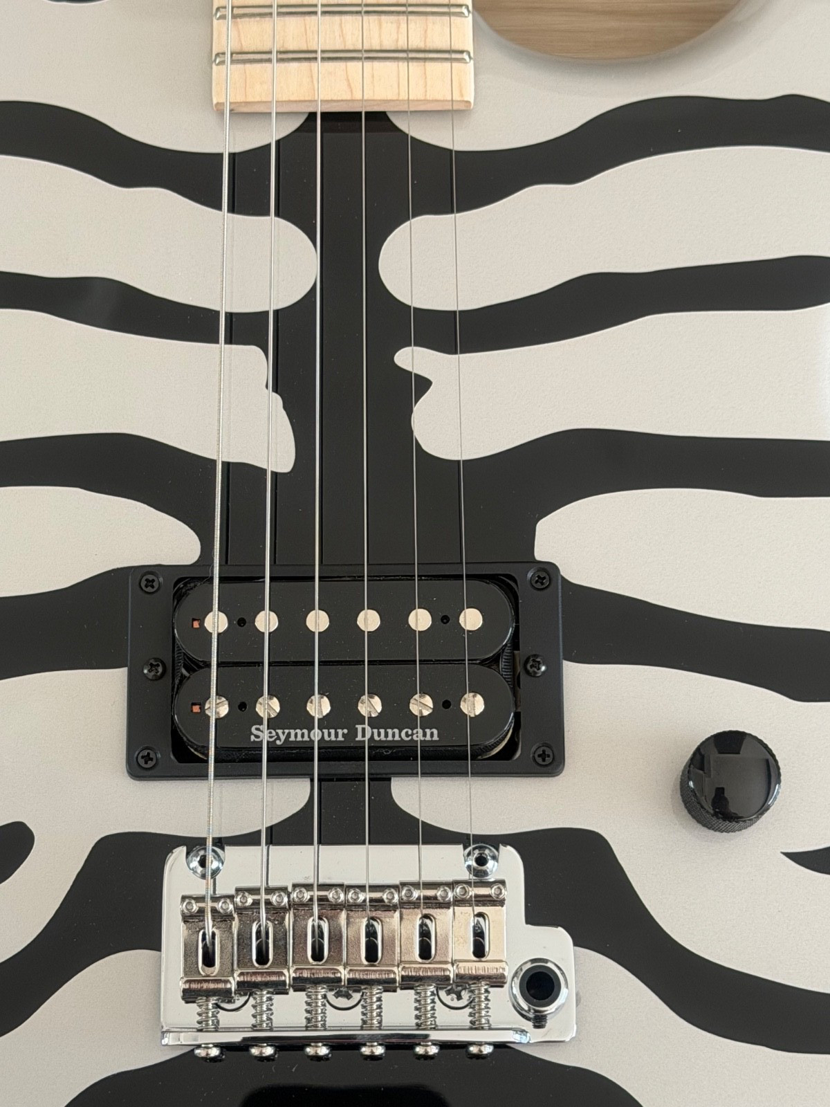Charvel Limited Edition Super-Stock SD1 H 2PT electric guitar- Silver Bengal