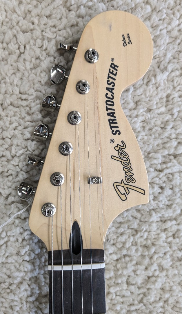 Fender Tom DeLonge Stratocaster, Rosewood Fretboard, Graffiti Yellow 7lbs 9.70oz
