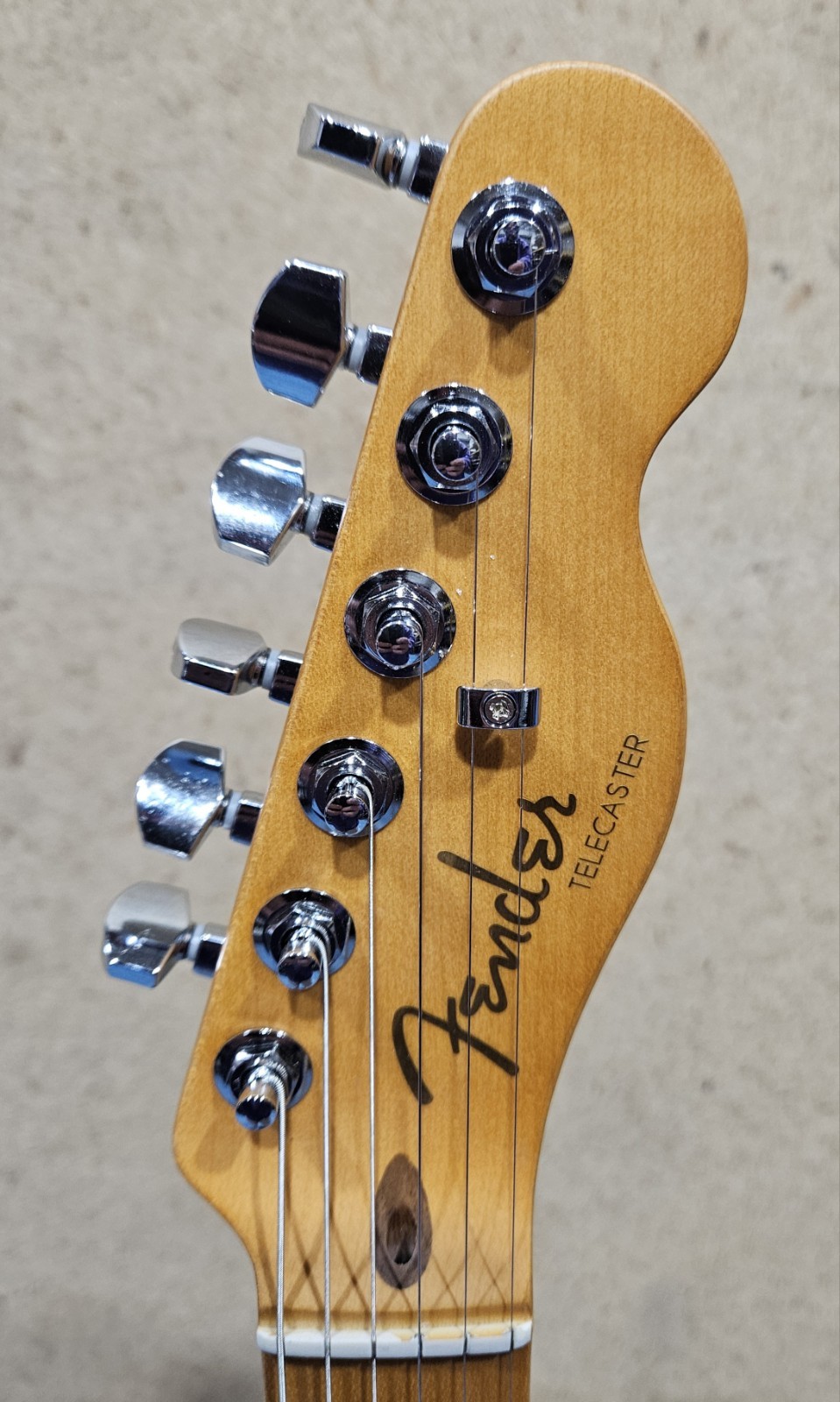Fender American Ultra II Telecaster Maple – Sinister Red with Hard Case