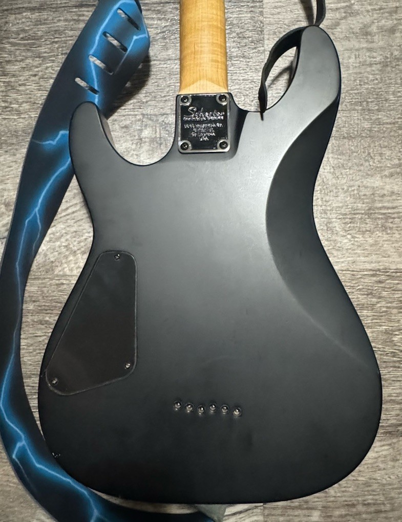 SCHECTER DAMIEN-6 Used Mahogany body Maple neck Rosewood fingerboard Satin Black