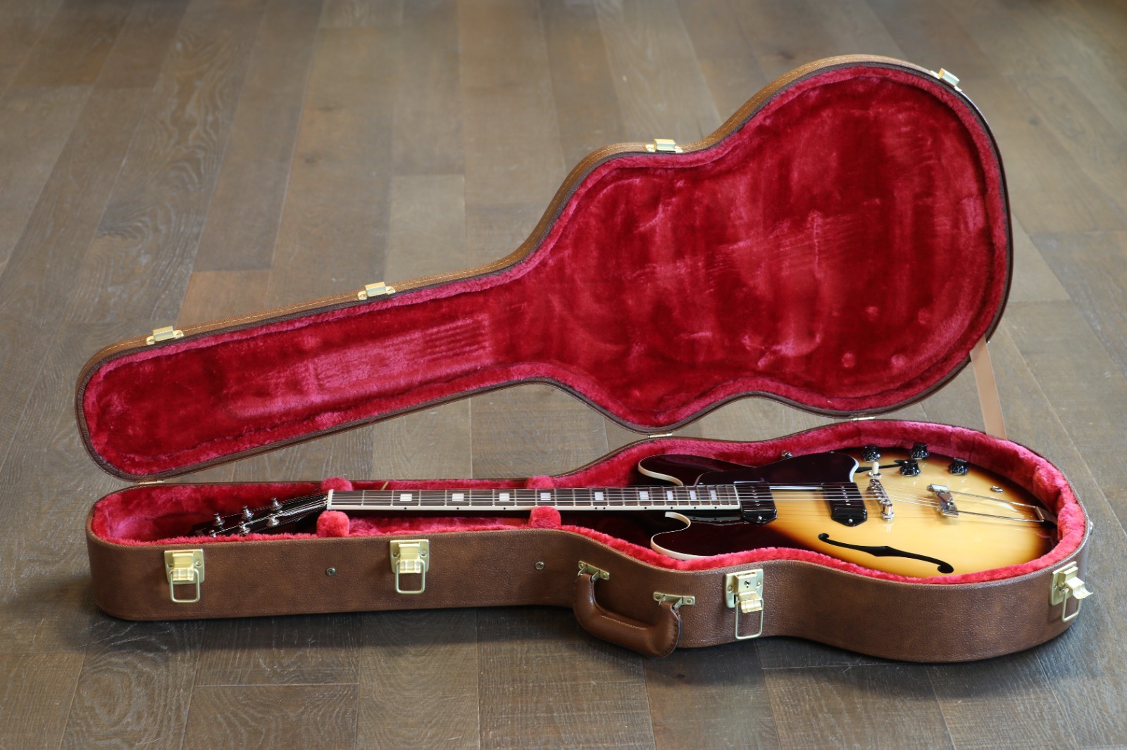 Unplayed! 2024 Gibson ES-330 Semi-Hollow Electric Guitar Vintage Sunburst + OHSC