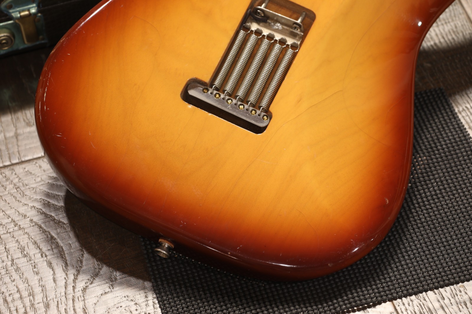 2008 DeTemple Spirit Series ’56 Stratocaster Electric Guitar Sunburst + HSC