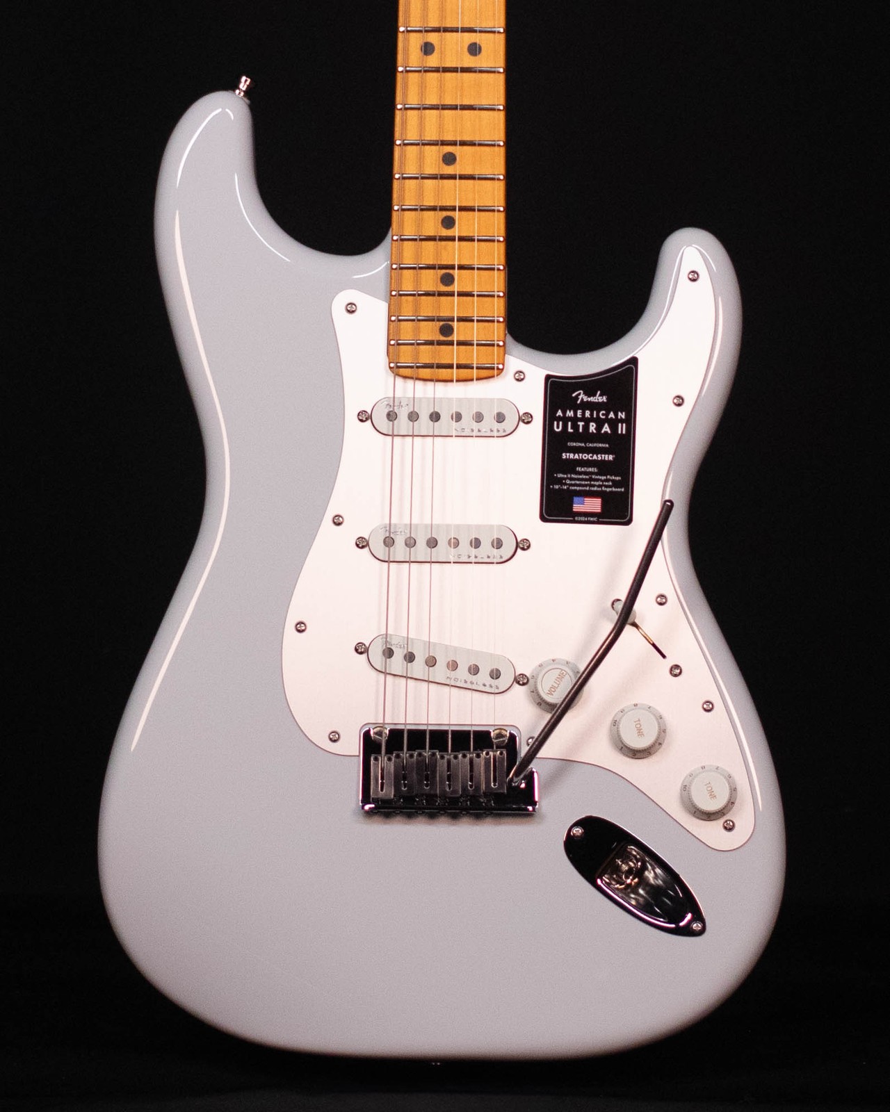 Fender American Ultra II Stratocaster, Maple FB, Avalanche