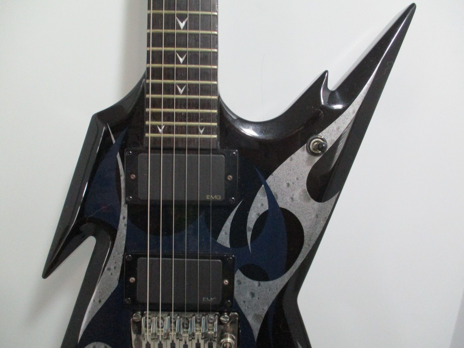 Dean RZR Razorback Black with blue &silver flames and EMG pickups