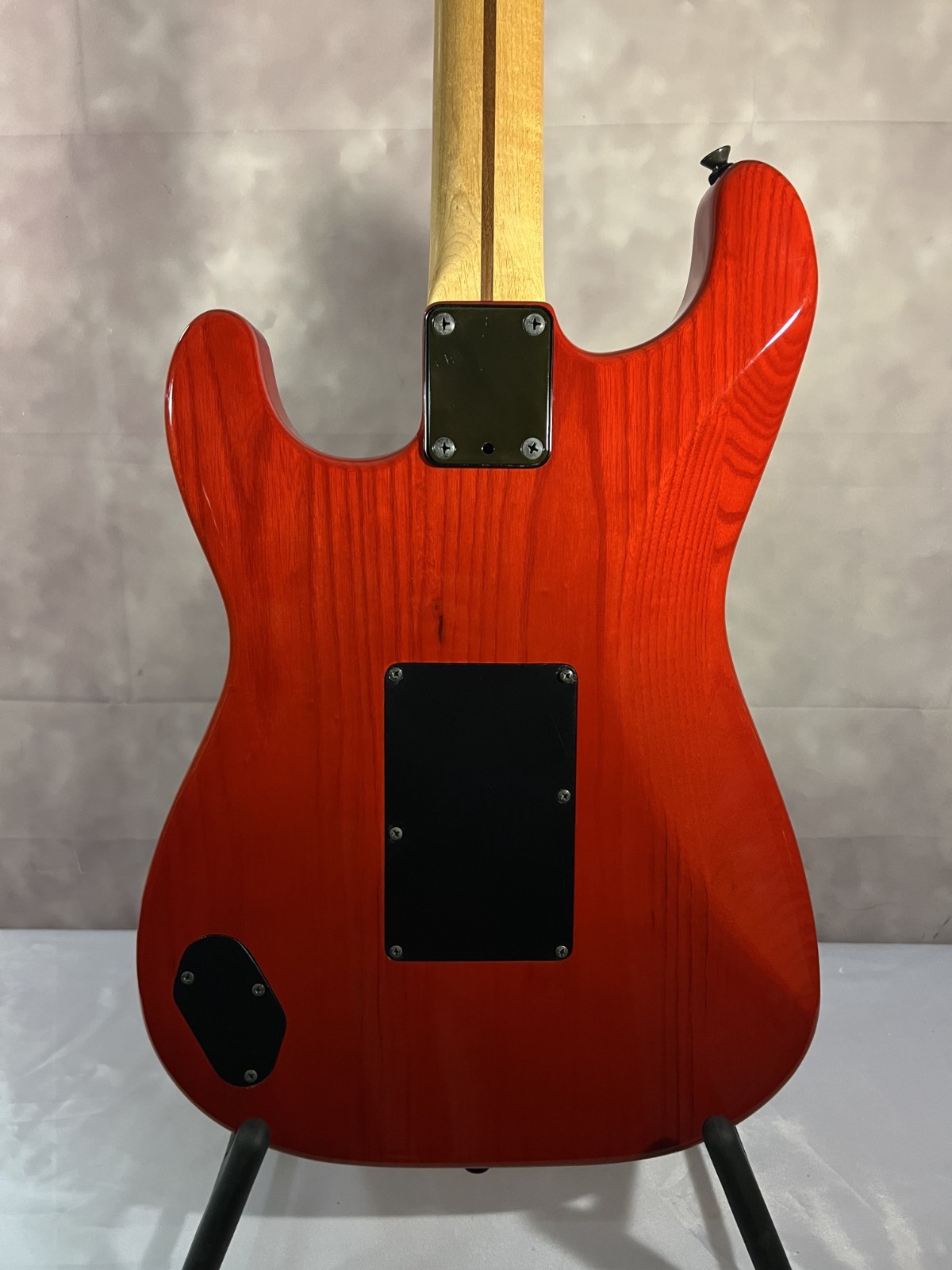 Fender 80’s Contemporary HSS Stratocaster MIJ Translucent Crimson Red