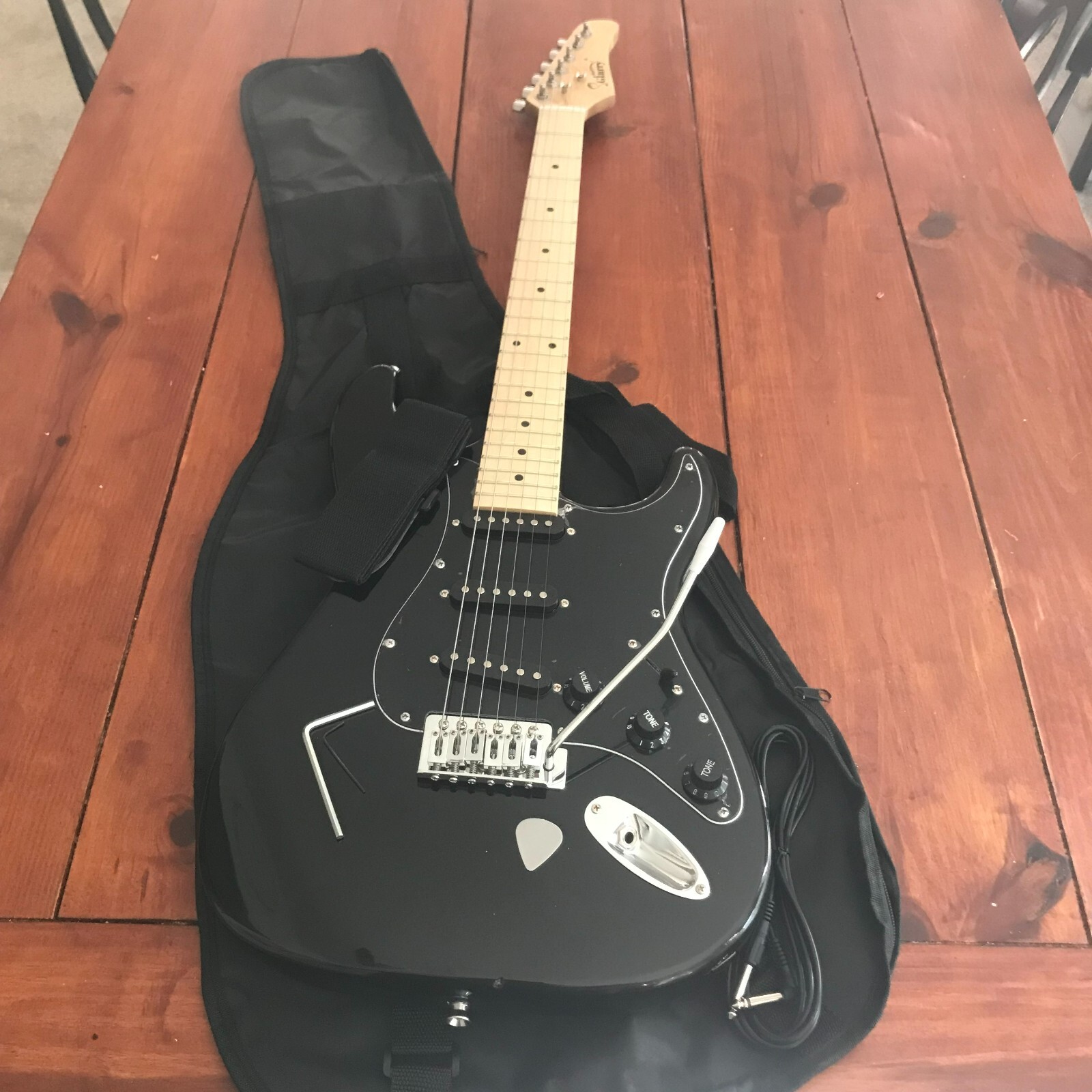 Black Solid Body Electric Guitar Package, Maple Neck, S-S-S Pickups with Gig Bag