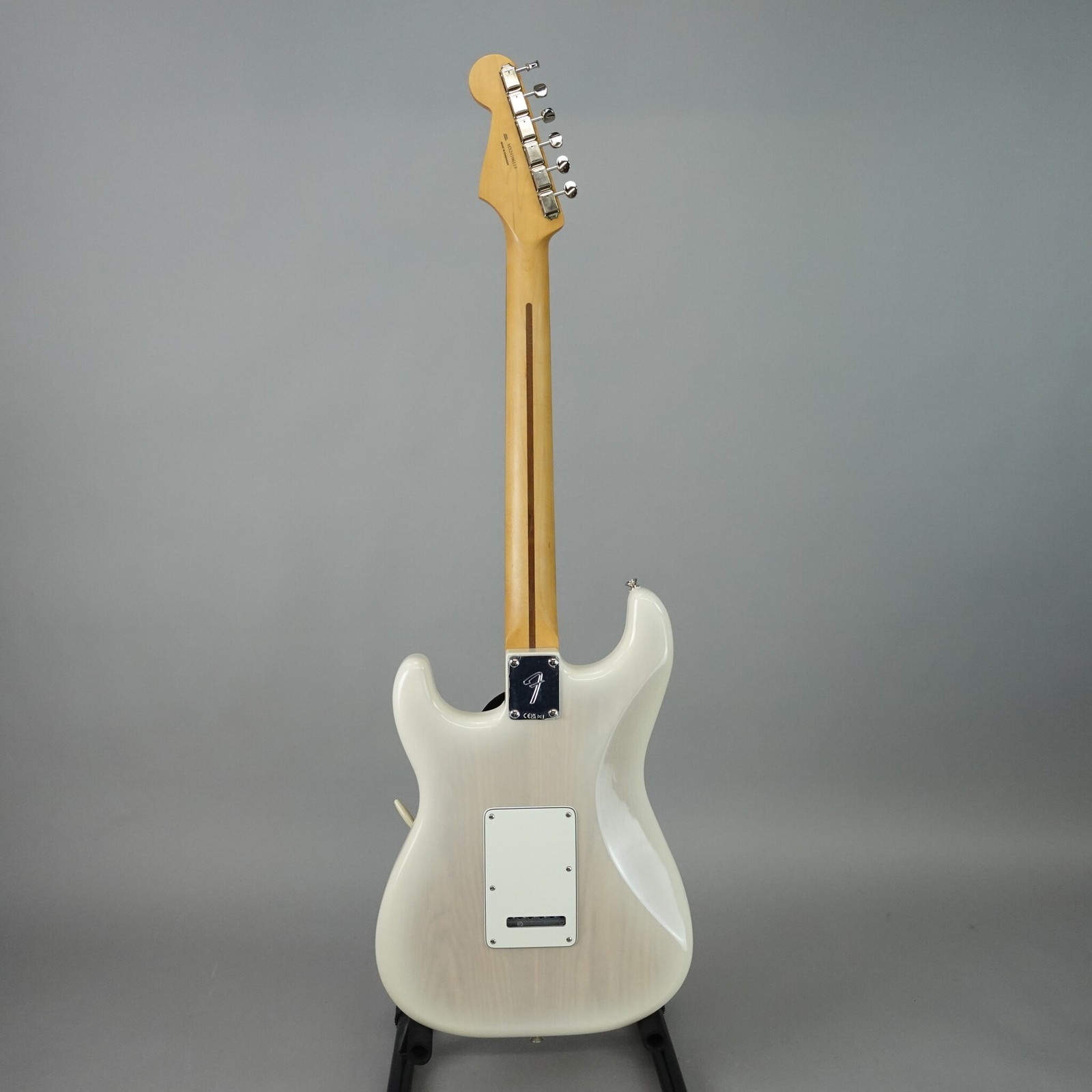 Fender Player II Stratocaster, Rosewood Fingerboard – White Blonde