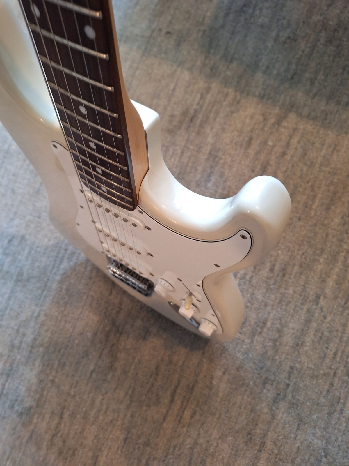 Fender Squier Bullet HT Stratocaster – White