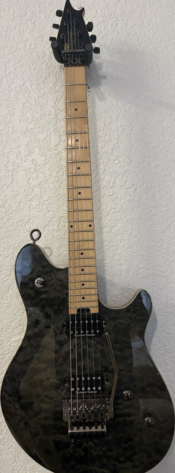 EVH Wolfgang Standard 6-String Electric Guitar Black Maple Fretboard 22-Fret