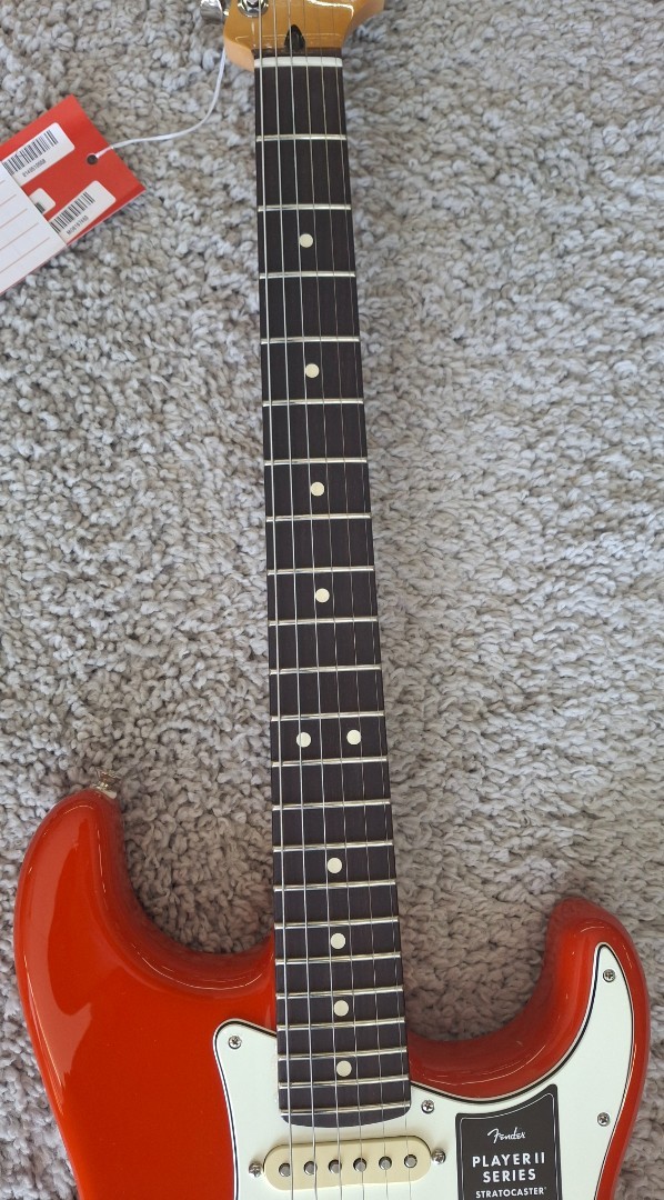 Fender Player II Stratocaster, Rosewood Fingerboard, Coral Red Finish – MIM