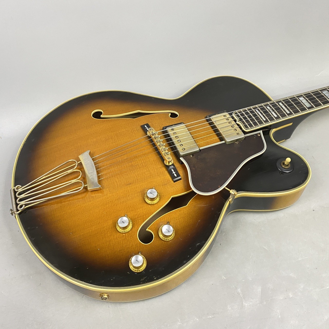 Gibson Byrdland, 1974/1975 model.