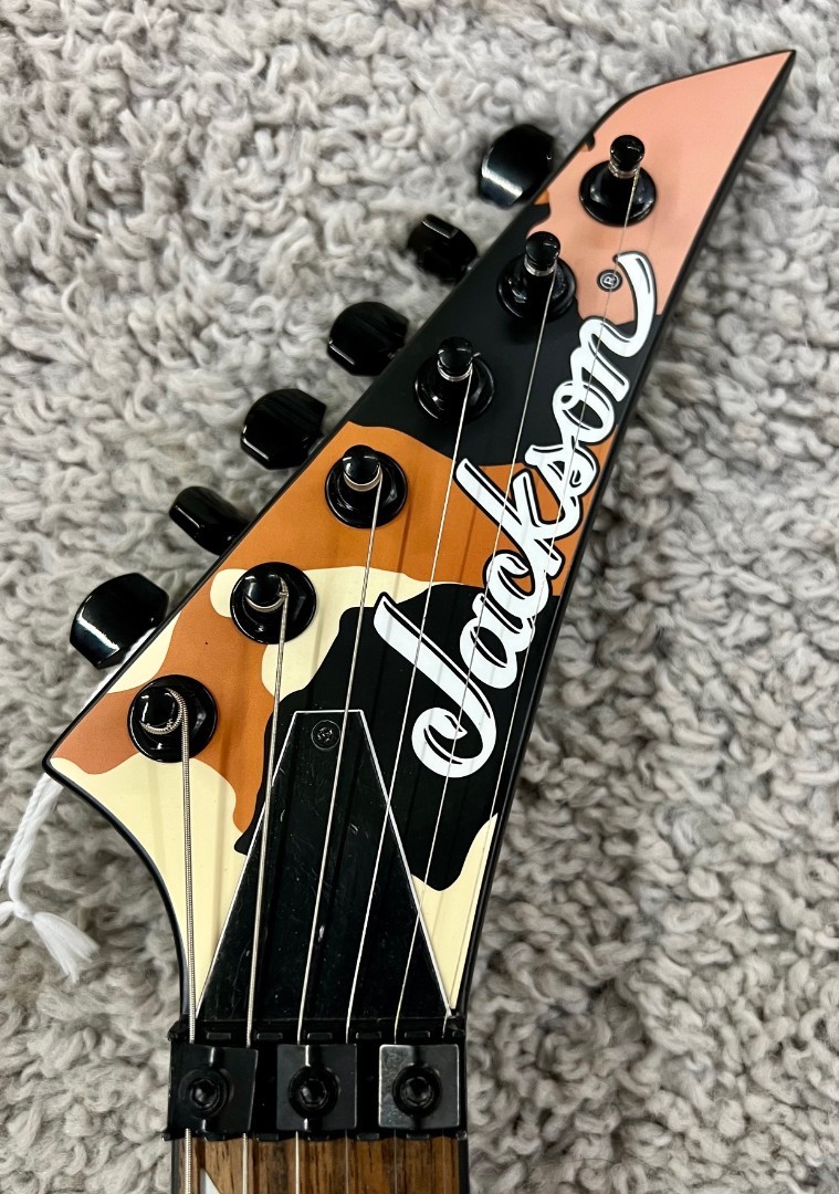 Jackson X Series Soloist™ SLX DX Camo, Laurel Fingerboard, Butterscotch Camo