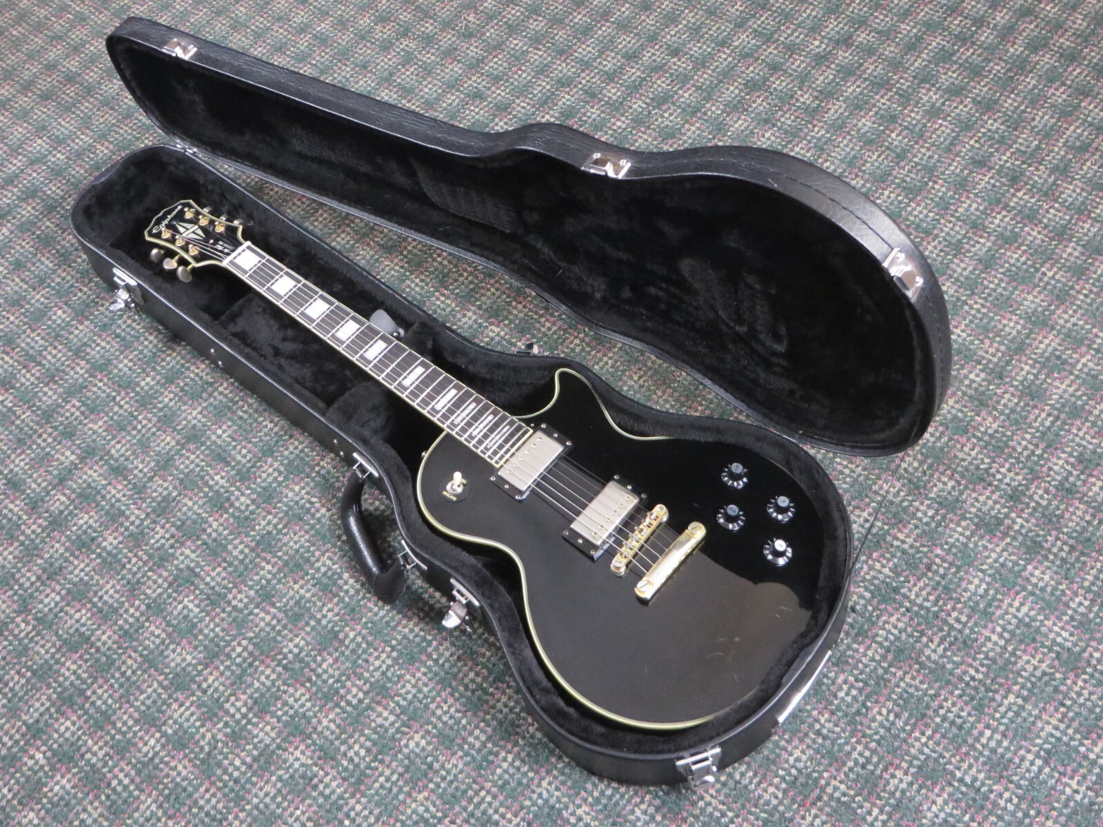 2011 Epiphone Les Paul Custom Pro Black! w/hardshell case