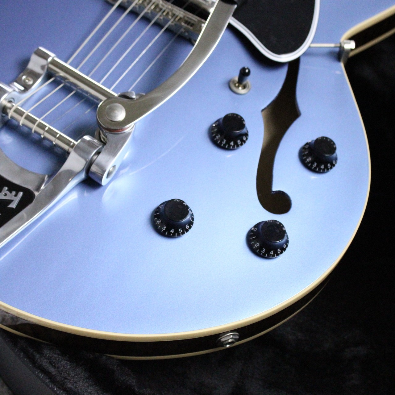 Heritage H-535 Pelham Blue 3.56kg 2024 Limited Color Lollar PU equipped
