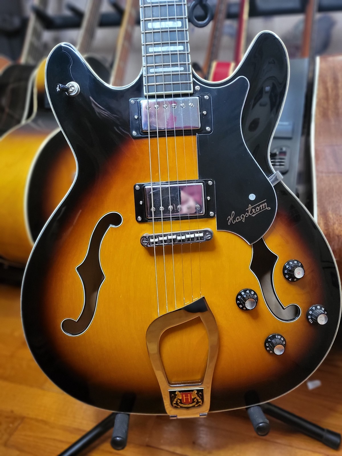 Hagstrom Viking Semi-Hollowbody Electric Guitar Tobacco Sunburst