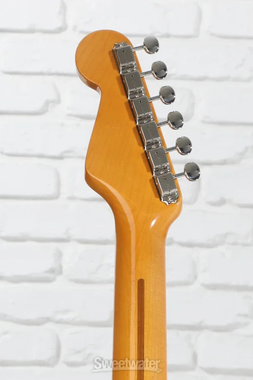 Fender Stories Collection Eric Johnson 1954 “Virginia” Stratocaster – 2-Tone