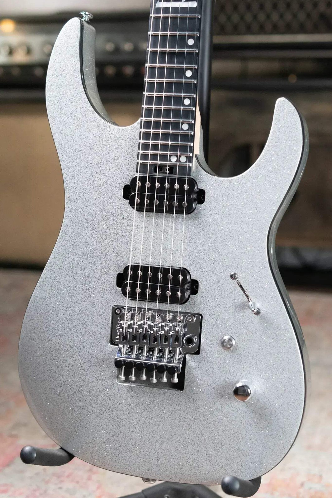 Legator YO6 Electric Guitar – Silver Sparkle with Gig Bag