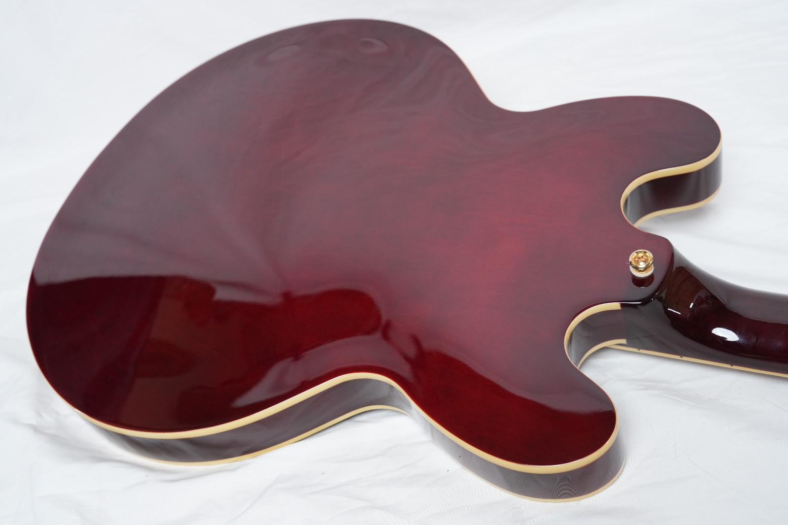 Epiphone Riviera P93 WR Semi-Acoustic Guitar wP-90,Bigsby Excellent Condition