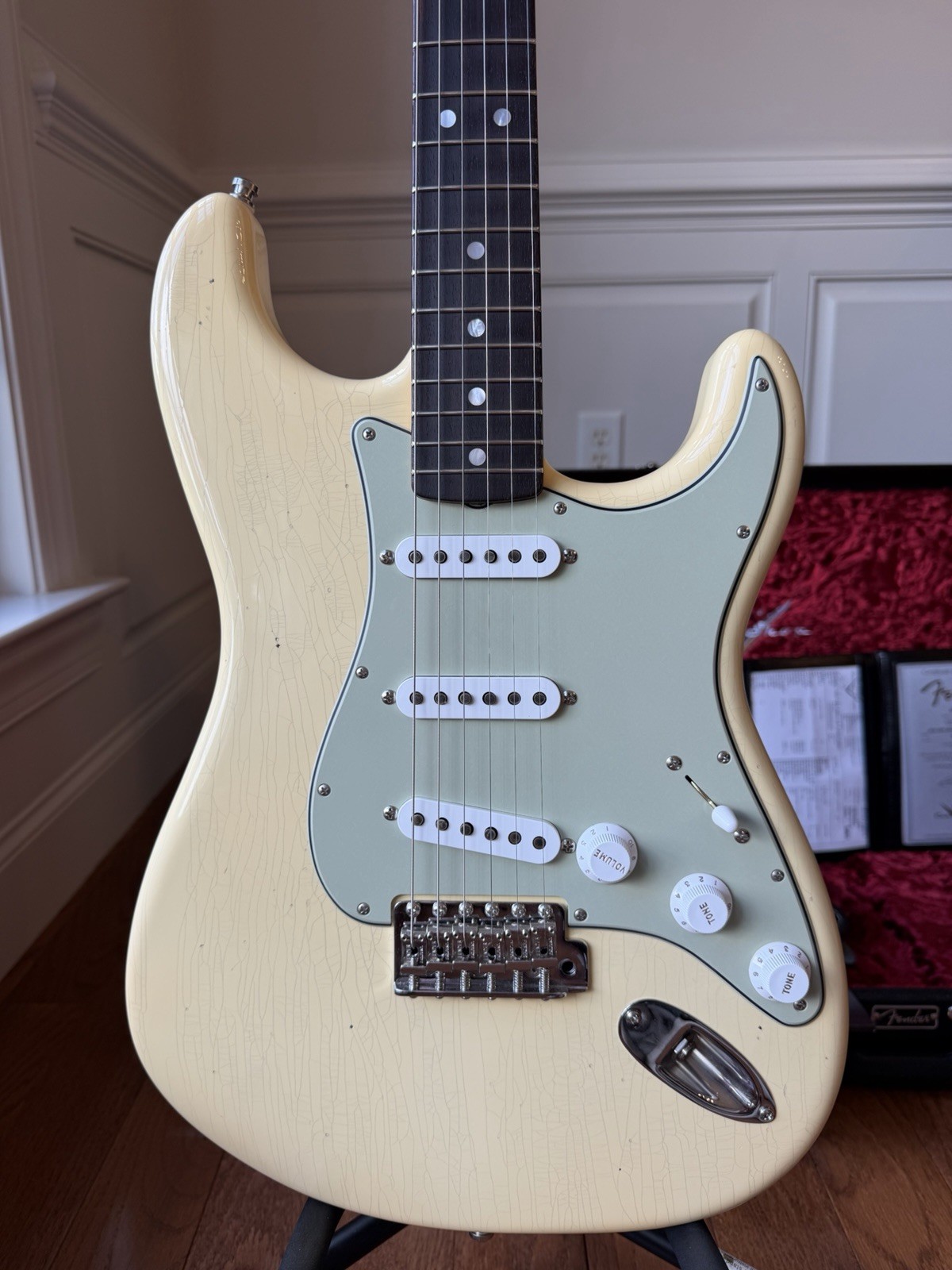 2025 Fender Custom Shop ‘65 Stratocaster W25 Journeyman – Aged Vintage White