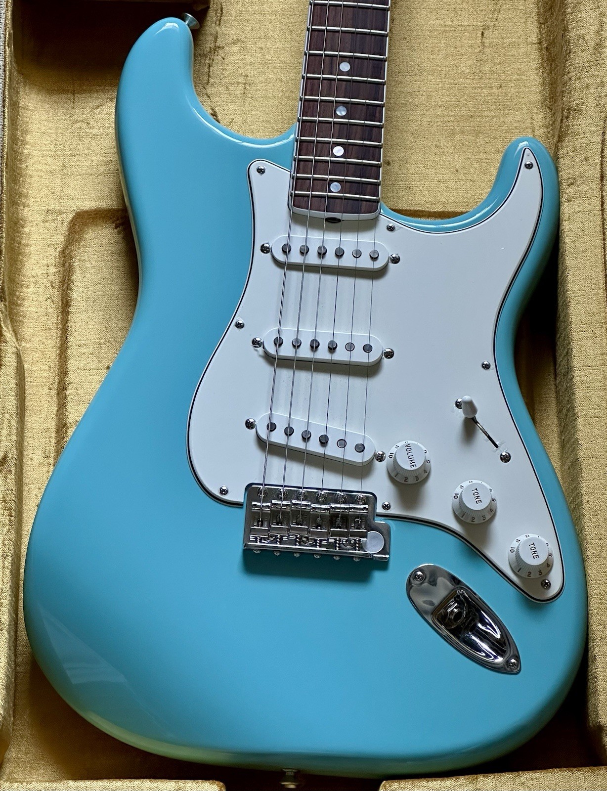 2024 Fender Eric Johnson Rosewood Stratocaster Tropical Turquoise