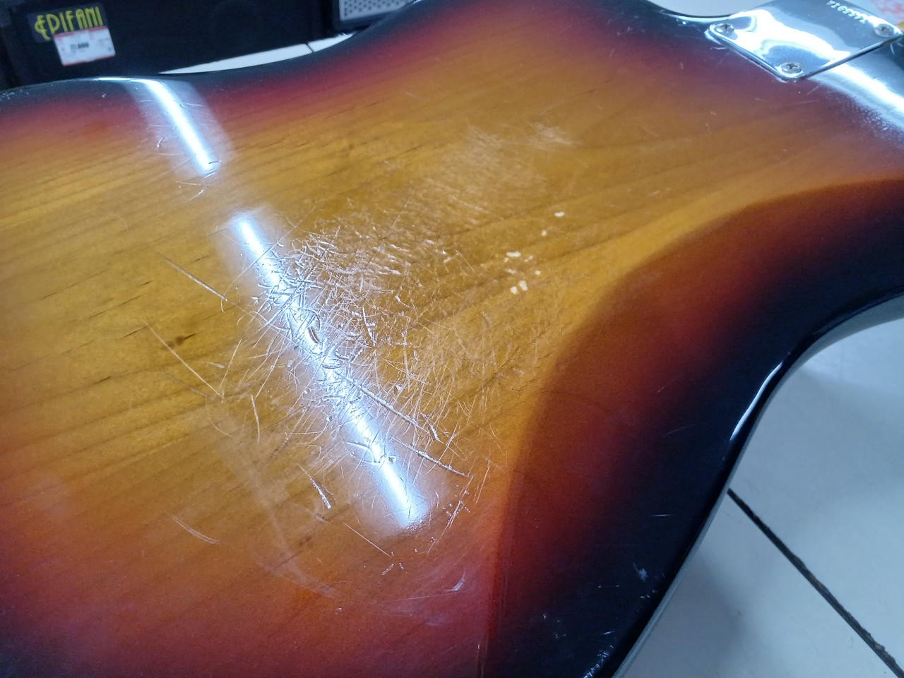 FENDER AMERICAN VINTAGE ’62 JAGUAR ELECTRIC GUITAR 951862