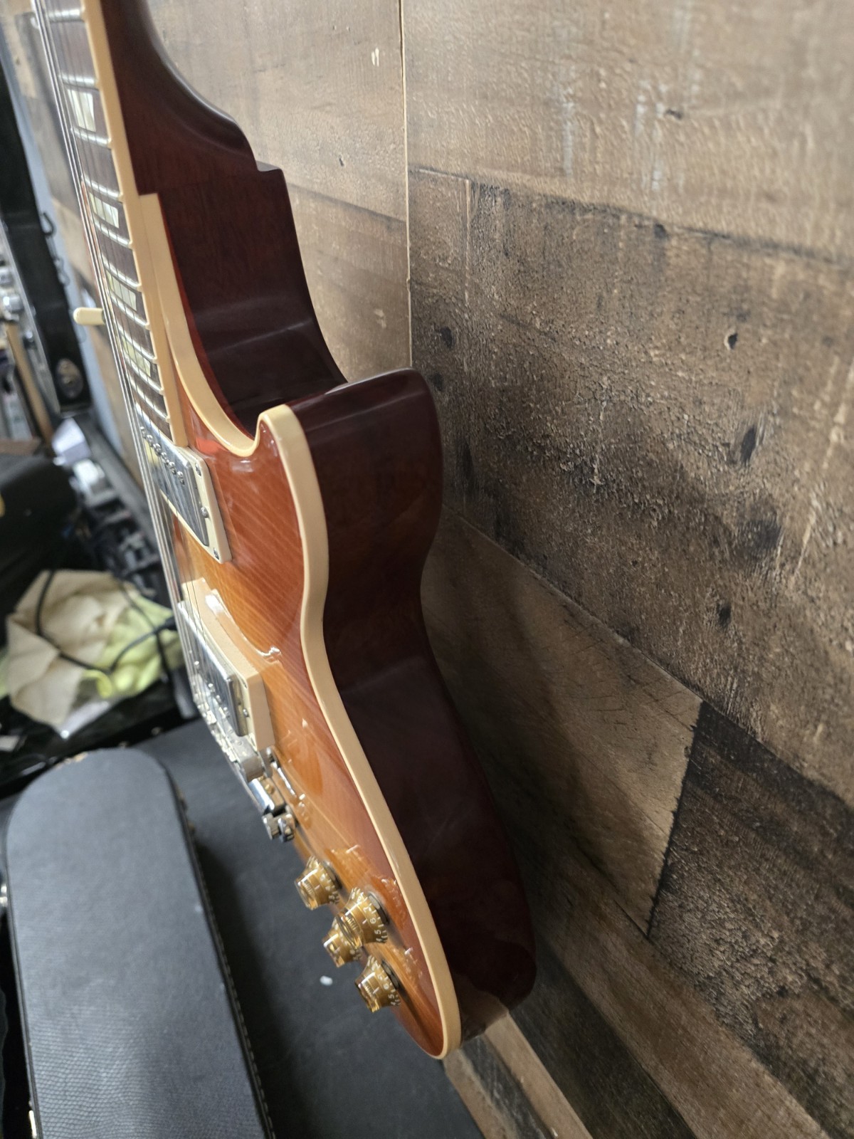 2005 Gibson 50’s Les Paul Standard AAA Flame Top W/ Ohsc 9.2 Lb