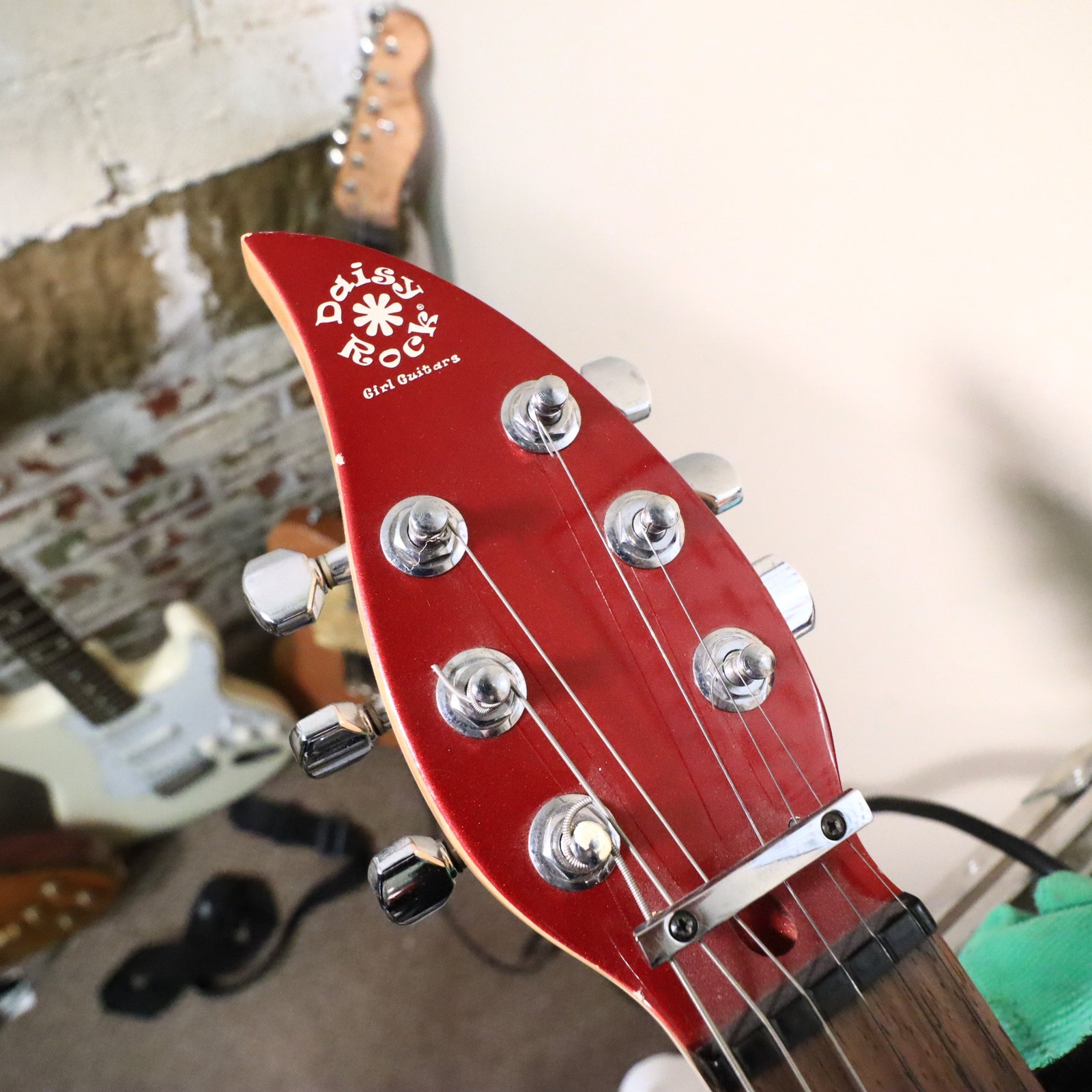 Daisy Rock Heartbreaker Short Scale Red Heart Electric Guitar