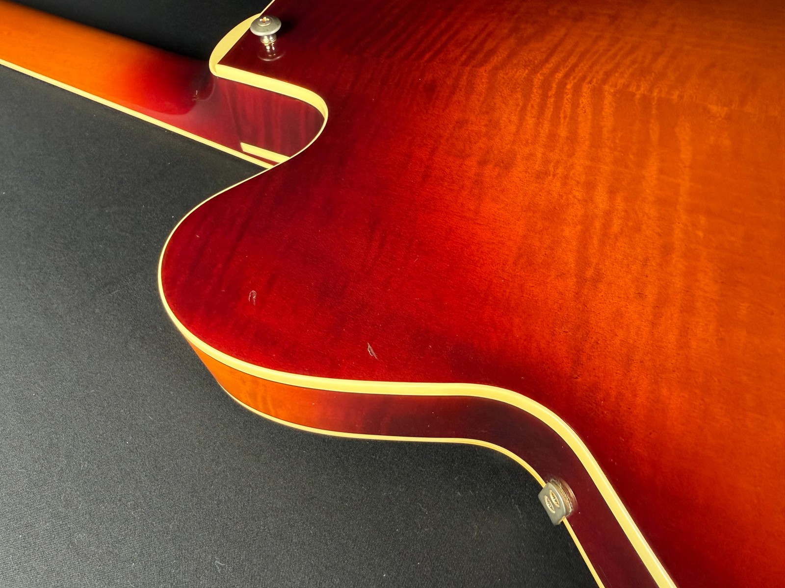 Yamaha AES 1500 Hollowbody Guitar (1994)