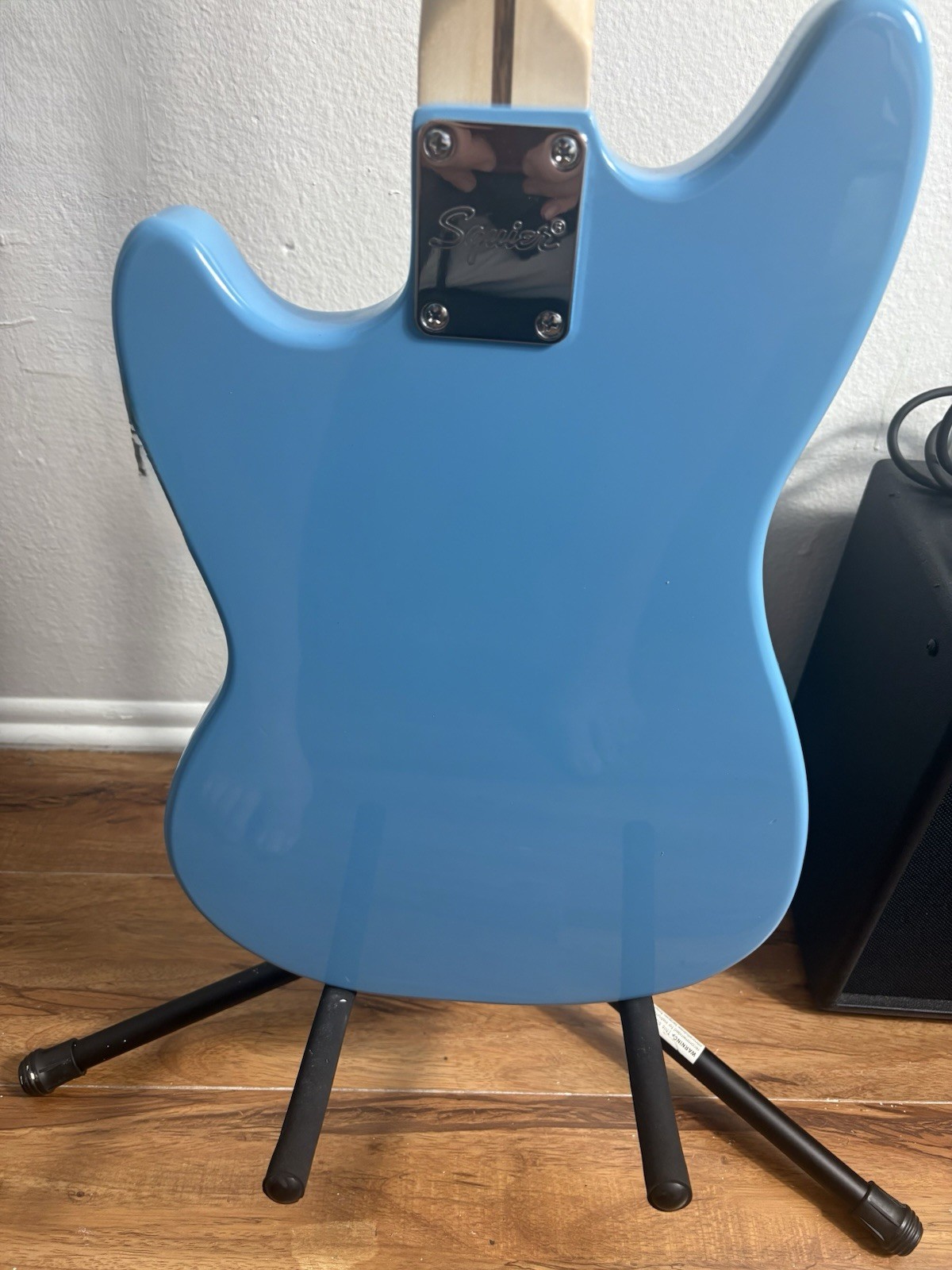 Slightly used Electric Guitar Starter Kit – Amp, Stand, Cable