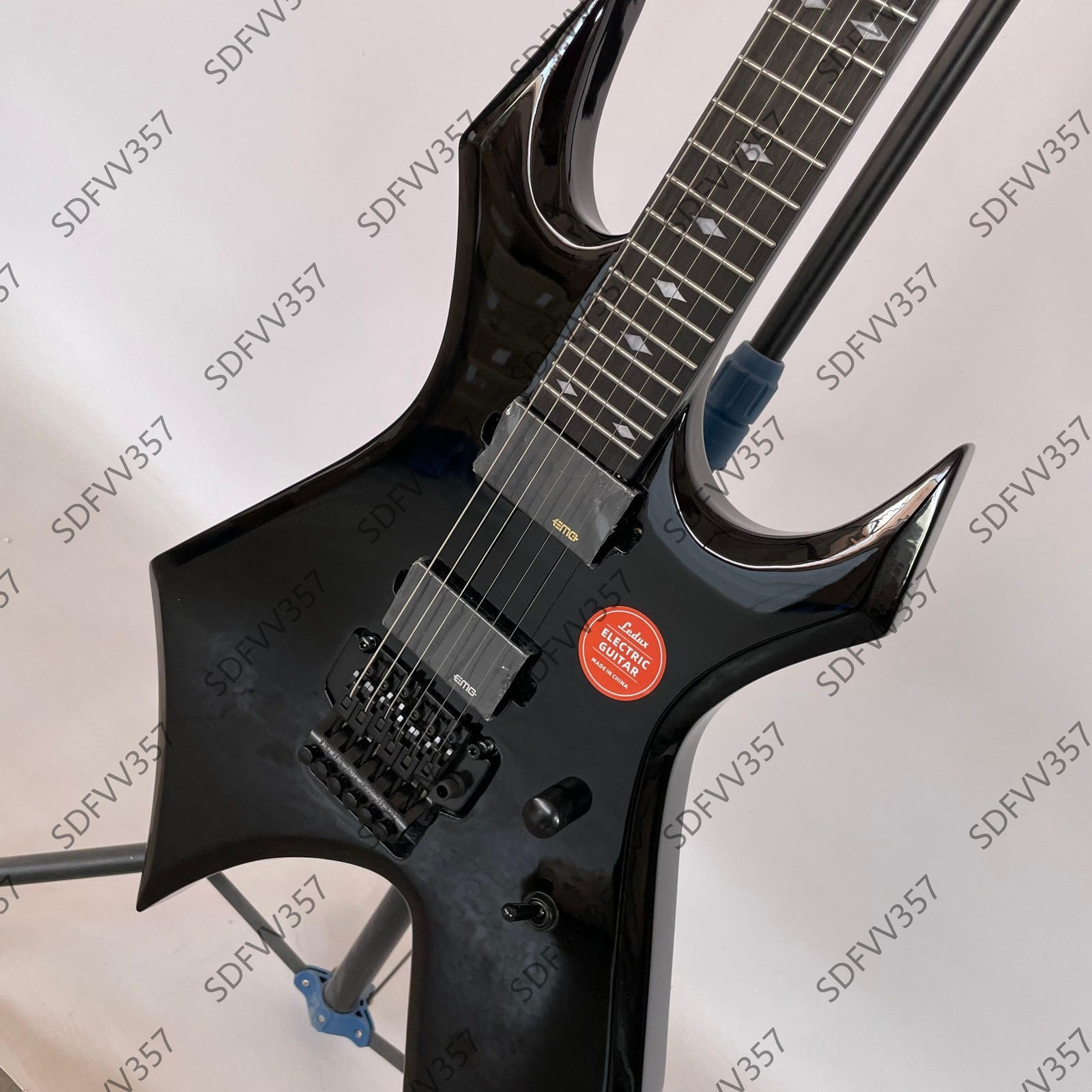 High Quality Warlock Shape Solid Electric Guitar HH Humbuckers FR Bridge