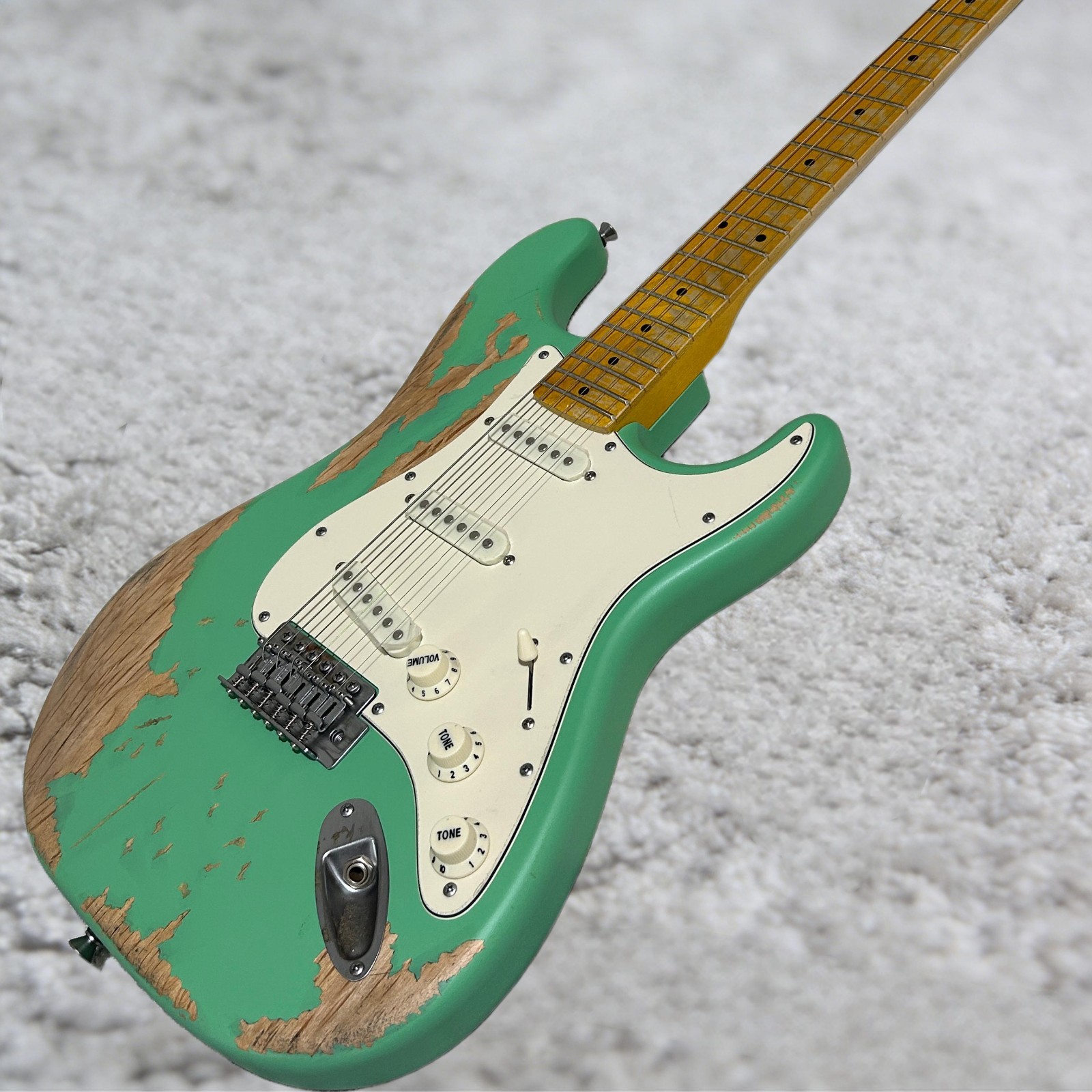 Aged ST Electric Guitar Alder Body Green Color Maple Fretboard 21 Frets