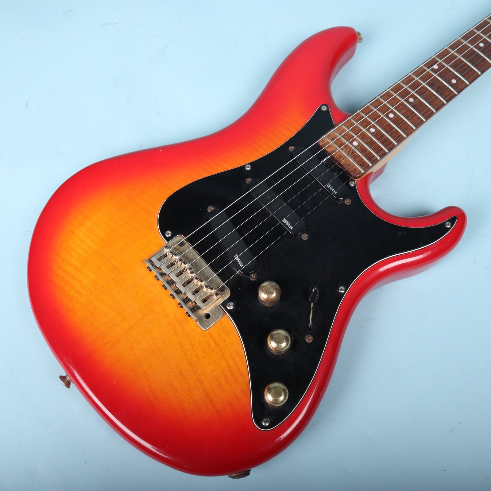 Yamaha SE903A Stratocaster Active Electric Guitar Cherry Sunburst