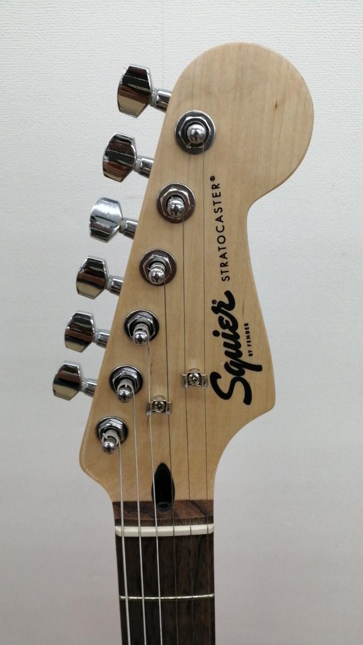 SQUIER SQ BULLET STRAT HT Electric Guitar