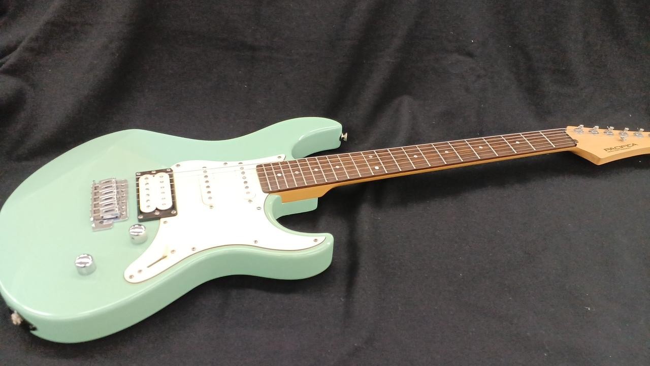 YAMAHA PAC112V Pacifica Electric Guitar