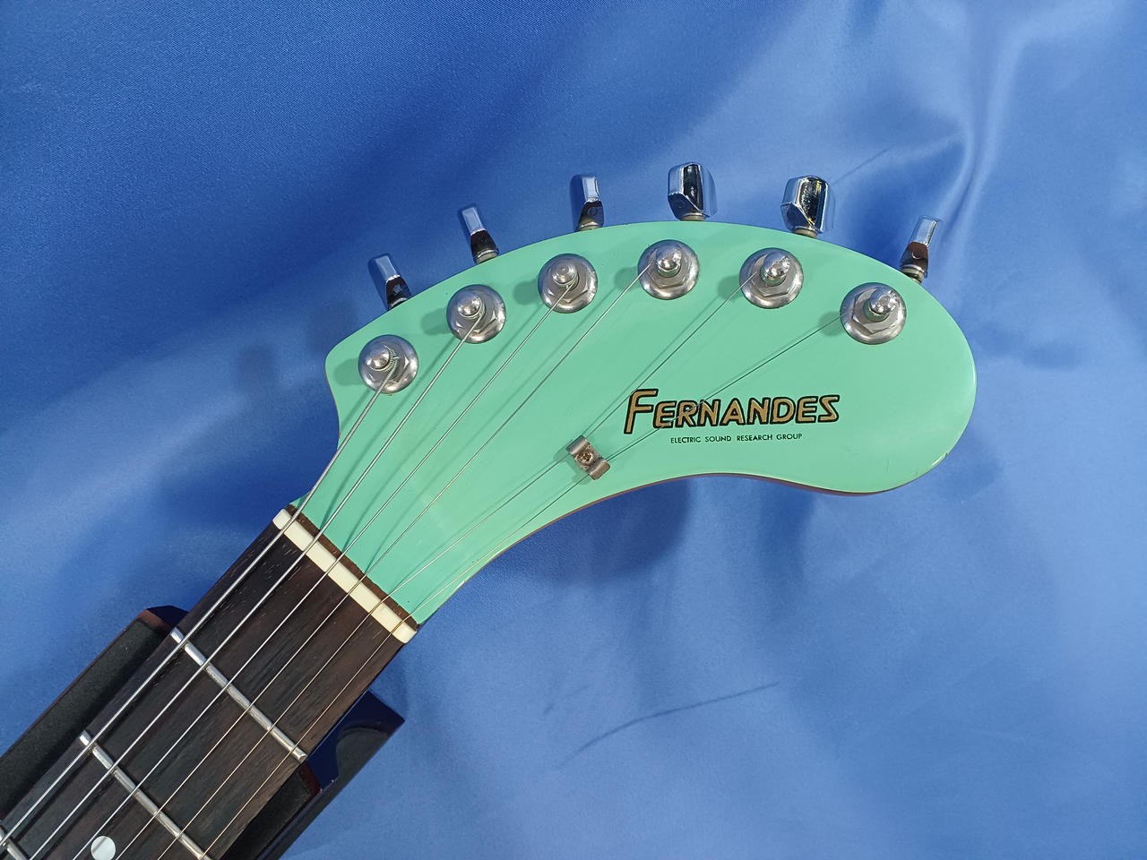 FERNANDES ZO-3 Electric Guitar with Built-in Amplifier-11