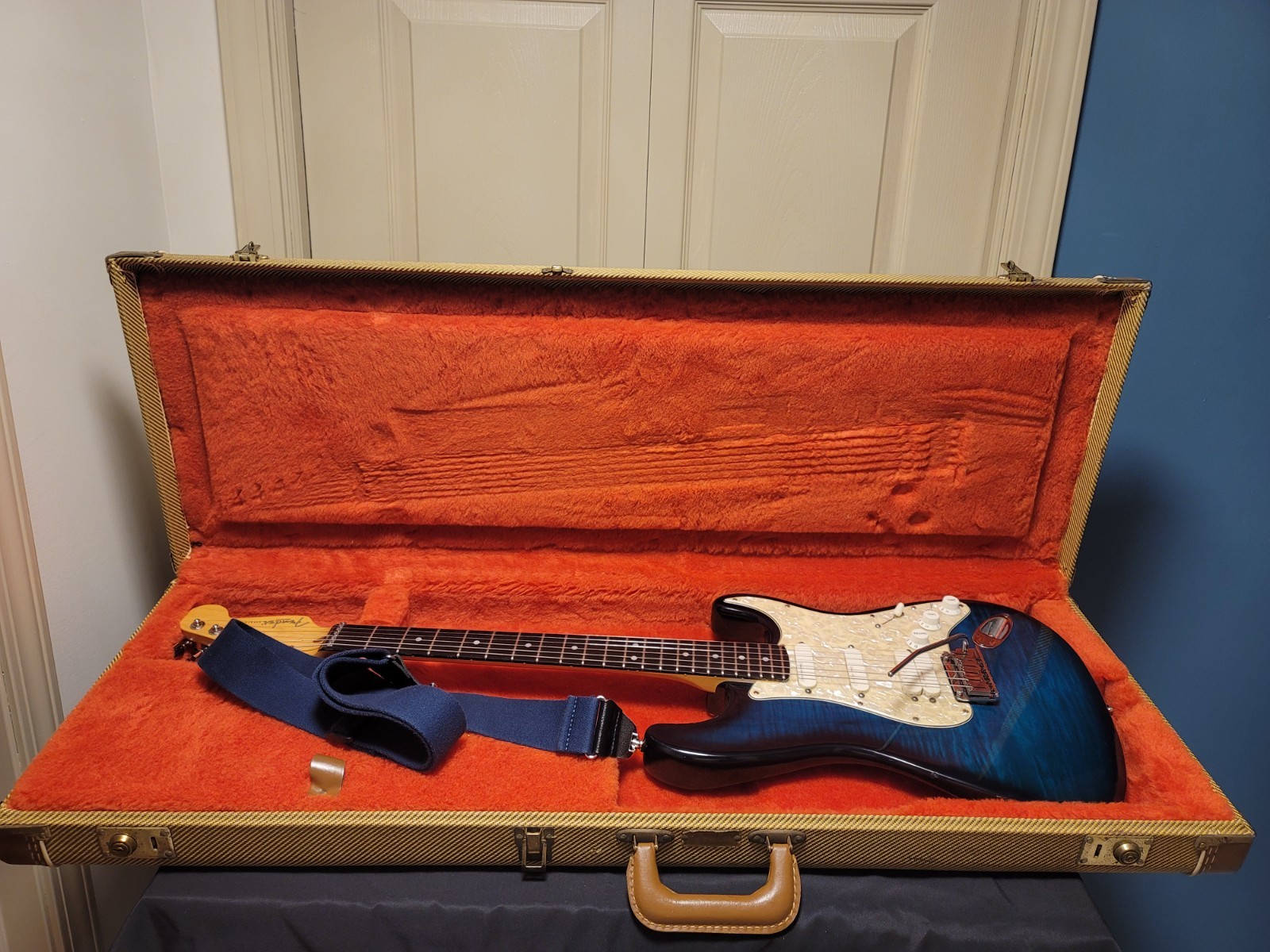 1997 Fender Strat Ultra Blue Burst Flame Top Lace Sensors HSS w/OHSC
